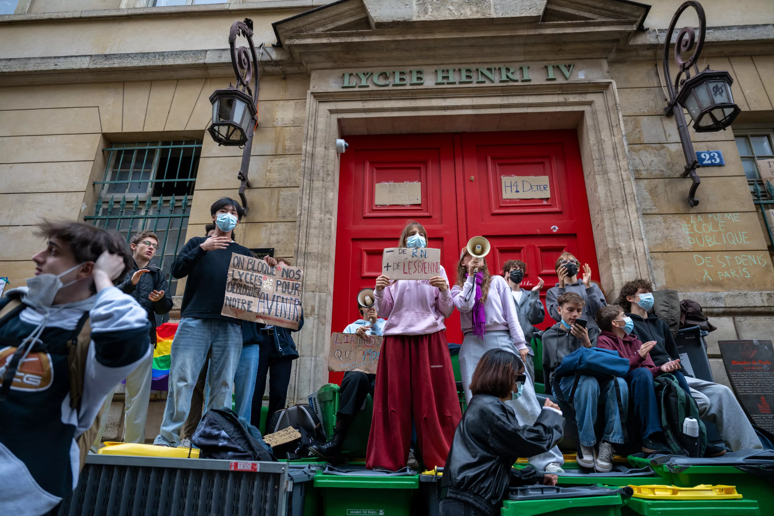 Interpellations, dégâts matériels, cours manqués : le bilan accablant d’un mois de blocages et de casse lors du mouvement lycéen