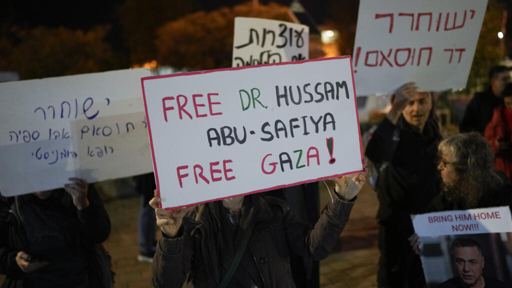 Israël: le Dr Hussam Abu Safiya, directeur d'un hôpital à Gaza, placé à l’isolement à la prison de Nafha