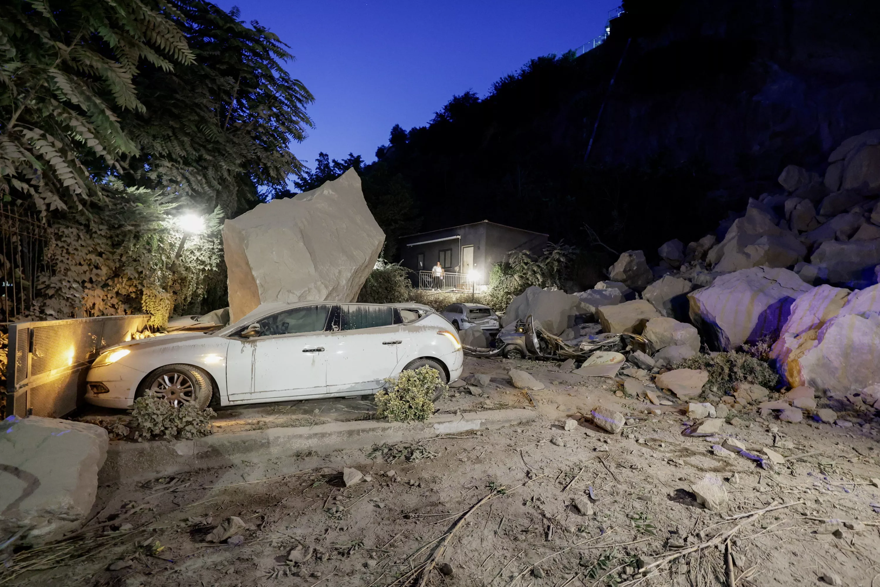 Italie: les images des dégâts causés par le séisme près de Naples, qui a fait 26 blessés