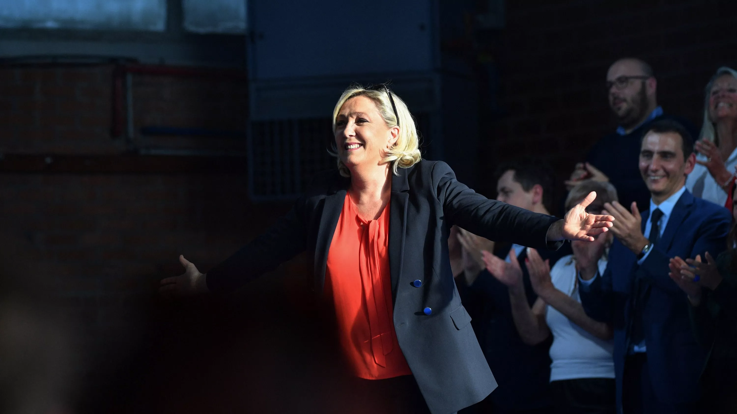 «Je ne me le pardonnerai jamais» : après le débat raté de 2017, la revanche de Marine Le Pen, phénix nationaliste