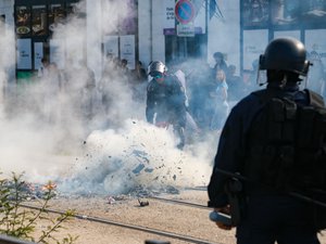 L’avant-bras arraché jusqu’au coude : en pleine manifestation lycéenne, un adolescent de 15 ans grièvement blessé par une grenade de désencerclement