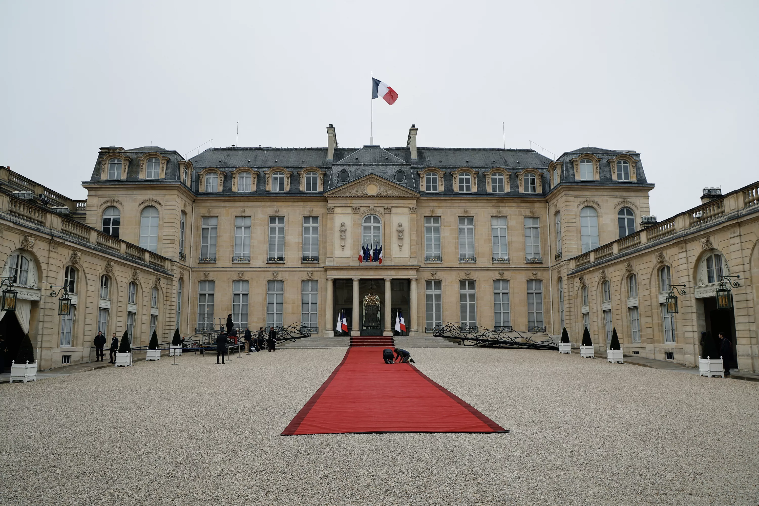L’élection présidentielle de 2027 aura lieu les dimanches 18 avril et 2 mai