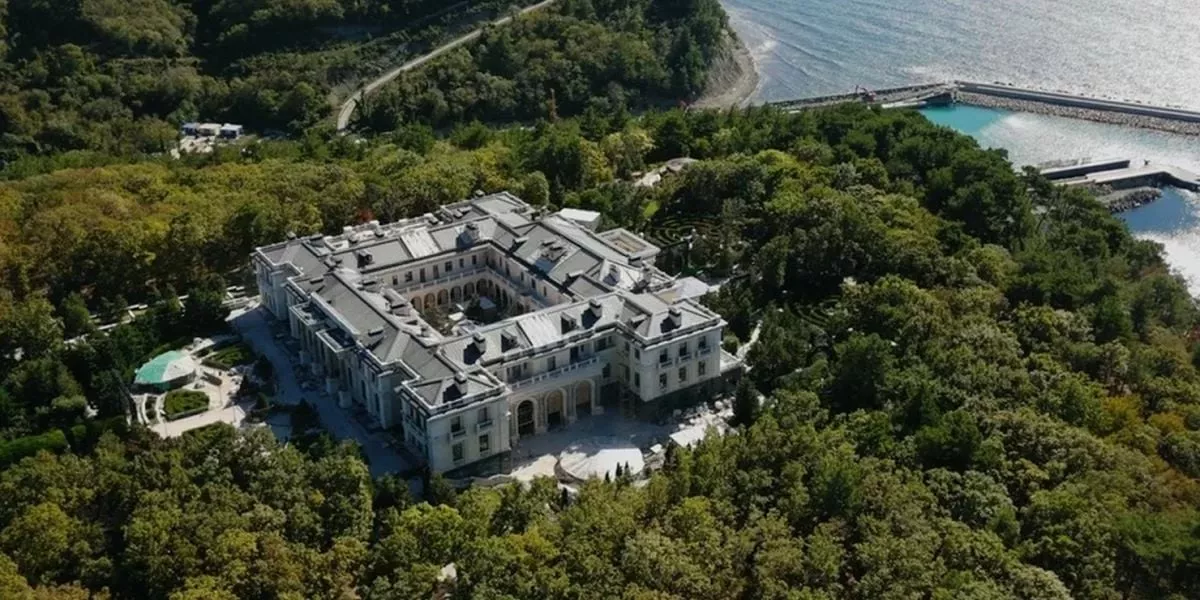 L’Ukraine revendique la destruction du système de protection aérienne du palais de Poutine en Crimée