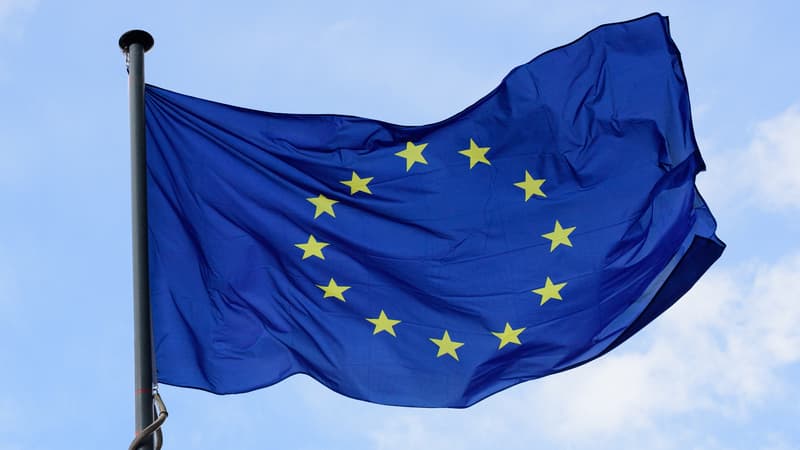 La contraction record du PIB irlandais qui a chuté de 12% fait basculer l'économie de la zone euro dans le rouge au 1er trimestre