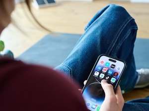 La fin des réseaux sociaux pour les moins de 15 ans dès la rentrée ? Les parlementaires doivent trouver un compromis
