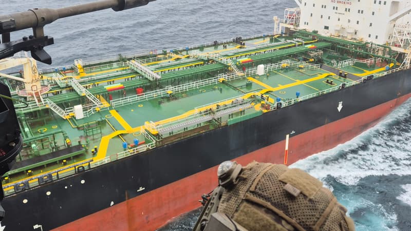 La France inflige une amende d'un million d'euros au propriétaire du pétrolier de la flotte fantôme russe intercepté par la marine française