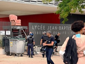 La grogne s’intensifie dans les lycées : plus de 160 adolescents interpellés après des mouvements dans 180 établissements