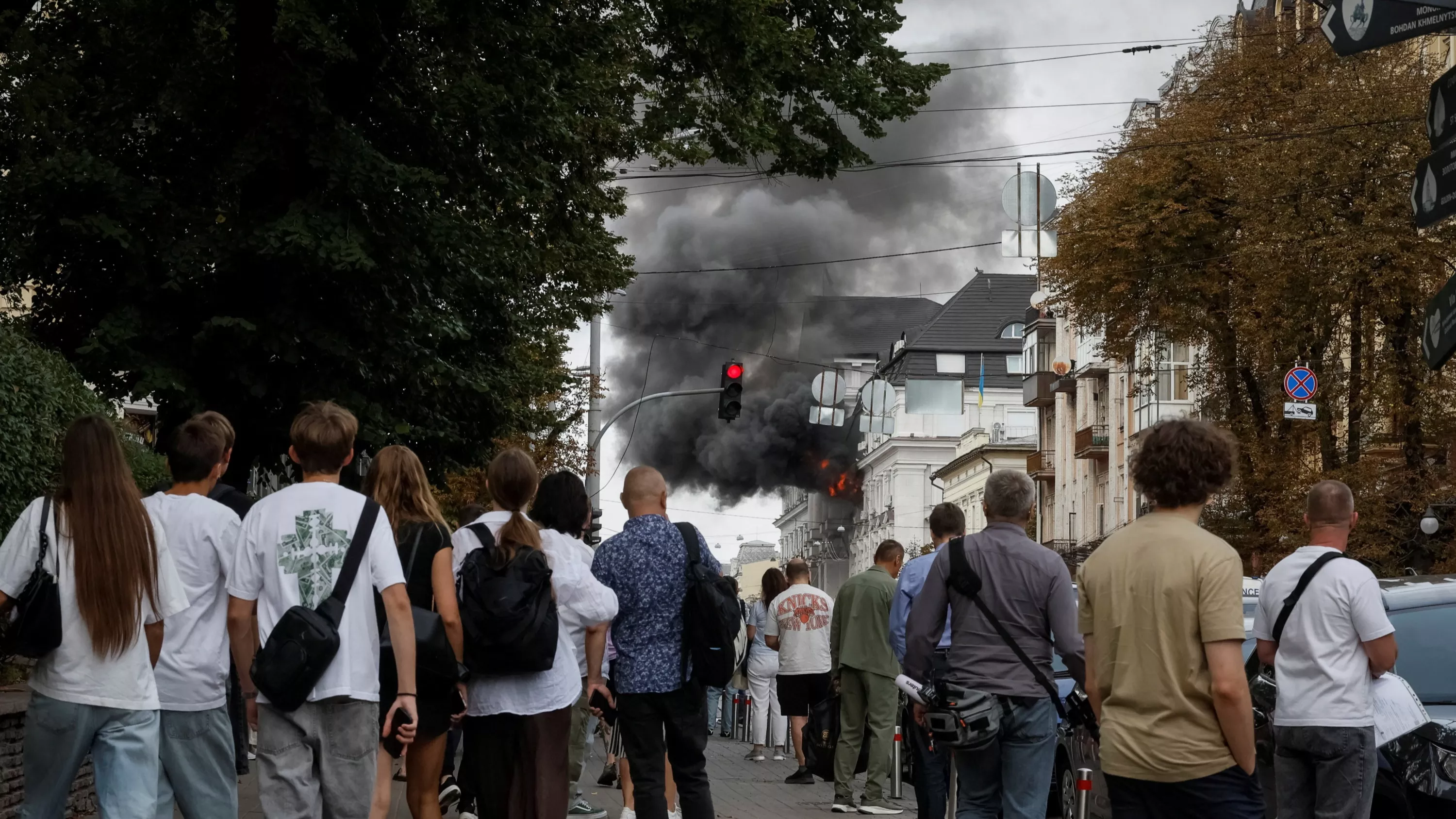 La Russie frappe en plein jour le siège du service de sécurité ukrainien : le reportage de l’envoyée spéciale du Figaro à Kiev