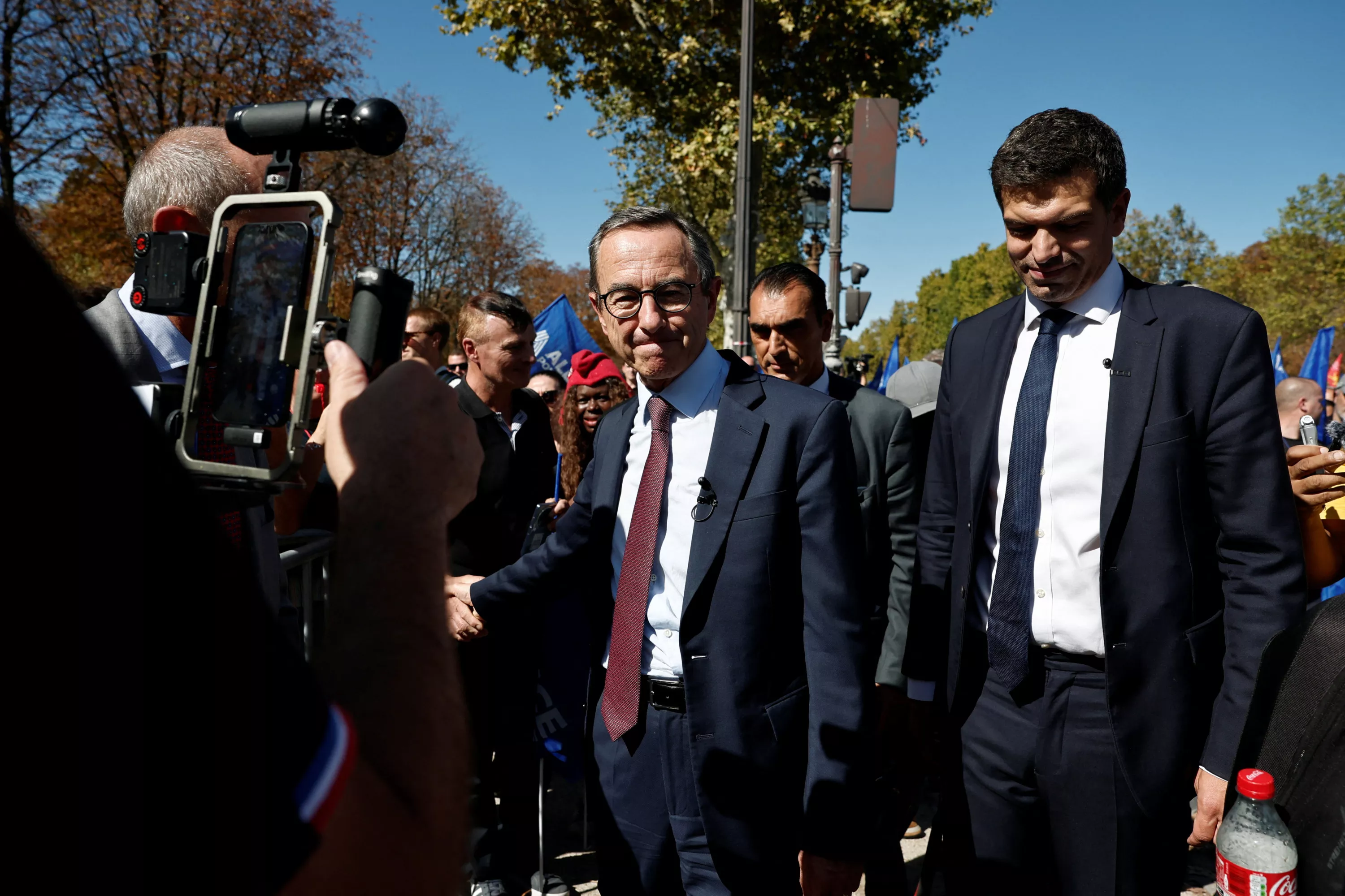 «La situation économique du pays est catastrophique» : la fédération LR de Paris adresse un courrier à dix ministres de Bercy accompagné du livre de Jonas Haddad