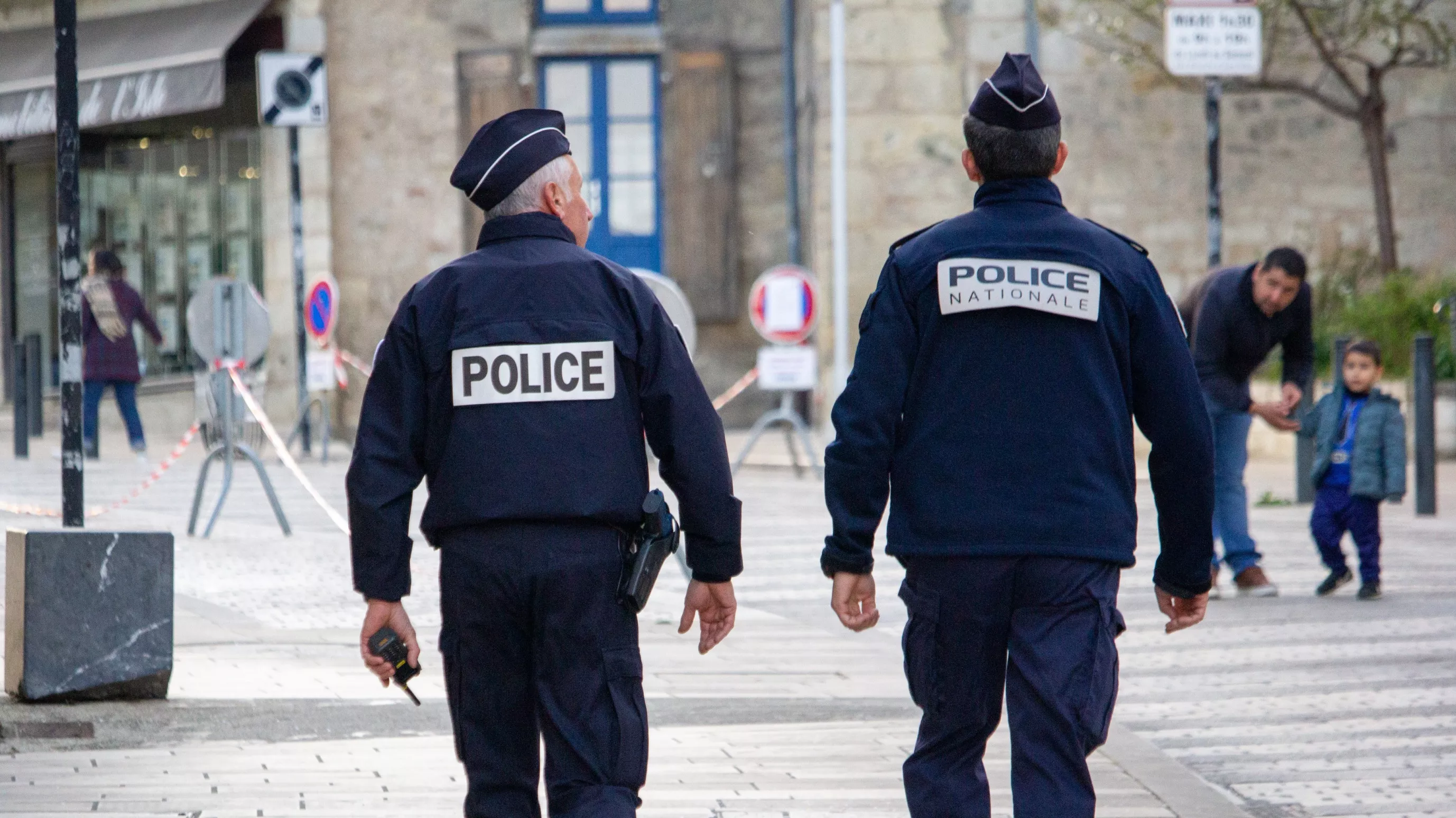 Le grand renoncement sécuritaire et judiciaire : ces décisions qui ont coulé la France depuis 50 ans