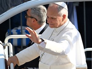 Le pape Léon XIV hospitalisé ce mardi pour être opéré d’un nodule au poumon : cette intervention est-elle risquée ?