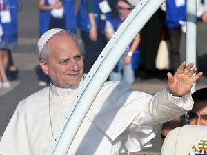 Le pape Léon XIV opéré d’un cancer du poumon : le Vatican donne des nouvelles de la santé du souverain pontife au lendemain de l’opération