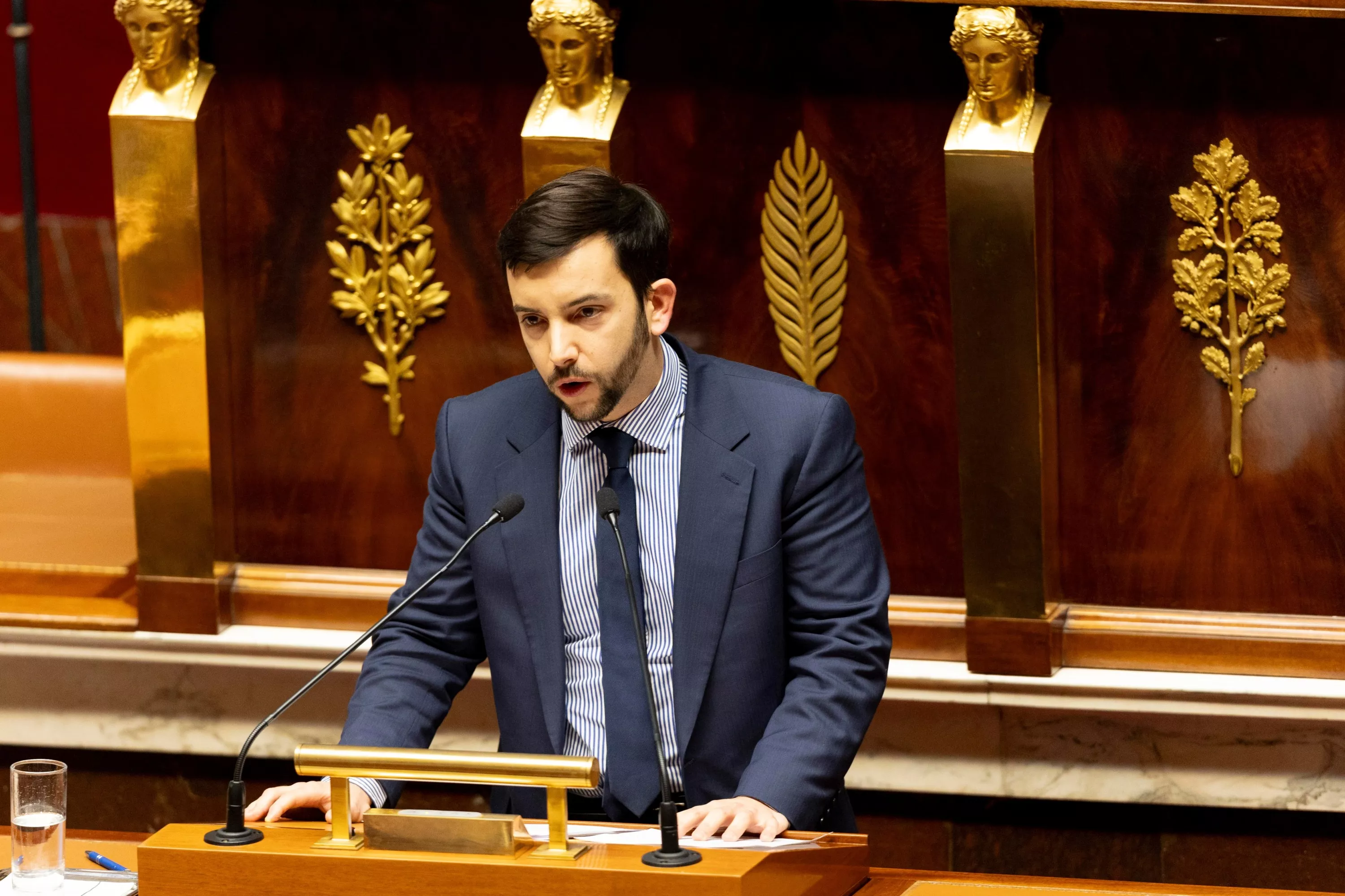 Le RN souhaite «sanctionner» le port du voile dans l’espace public par «une amende»