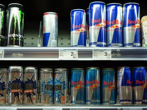 Les boissons énergisantes bientôt interdites à la vente pour les moins de 16 ans ? Ce que préconise ce rapport parlementaire