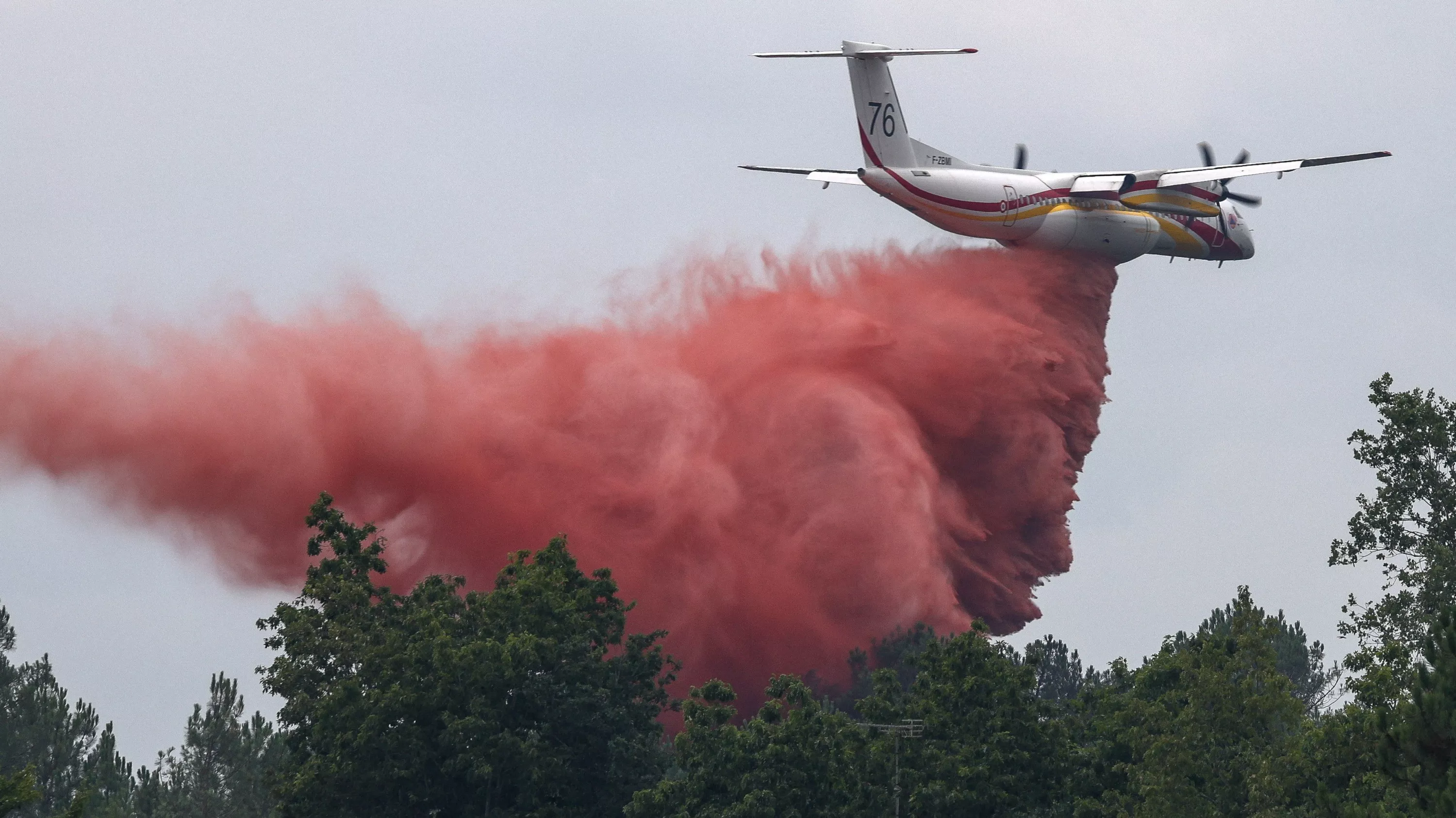 Lutte contre les incendies : le retardant, cet outil indispensable et symbole du manque de souveraineté française