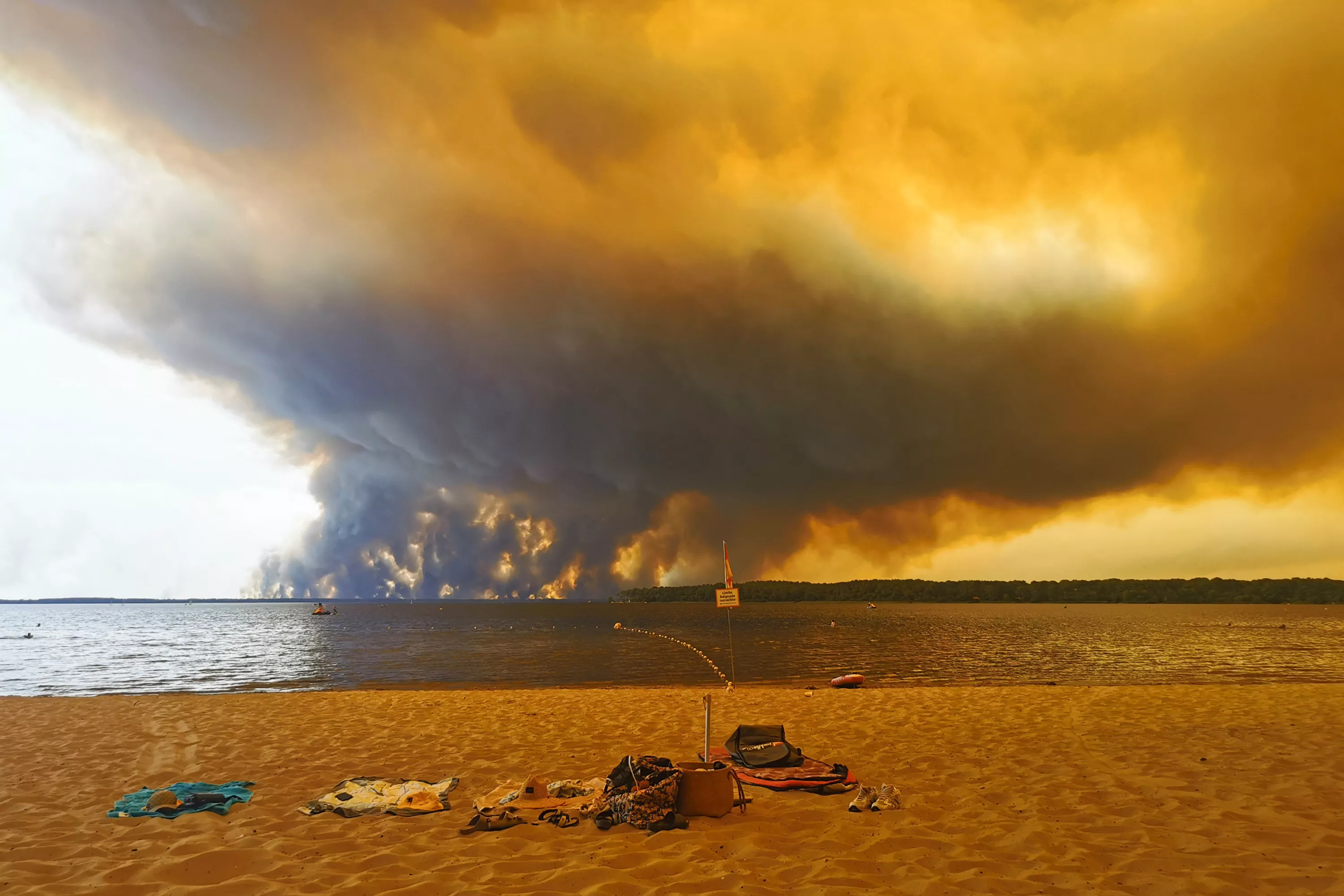 Mégafeu de Gironde : pourquoi les pompiers aux moyens colossaux n’ont-ils pas pu empêcher l’incendie de ravager 42.000 hectares ?