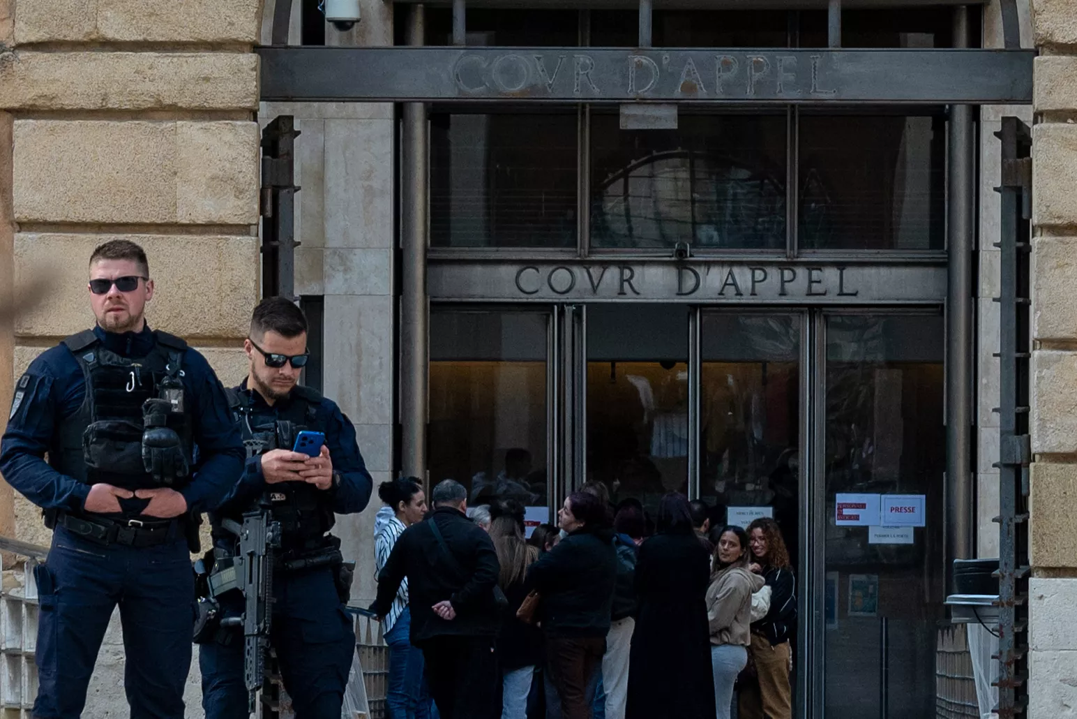 Menaces de mort en prison, RAID mobilisé… Les coulisses d’un dispositif de sécurité hors norme pour le procès de l’assassinat du frère d’Amine Kessaci
