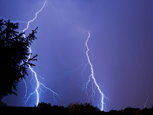 Météo : des orages intenses continuent de frapper l’Occitanie, voici à quoi s’attendre cette nuit