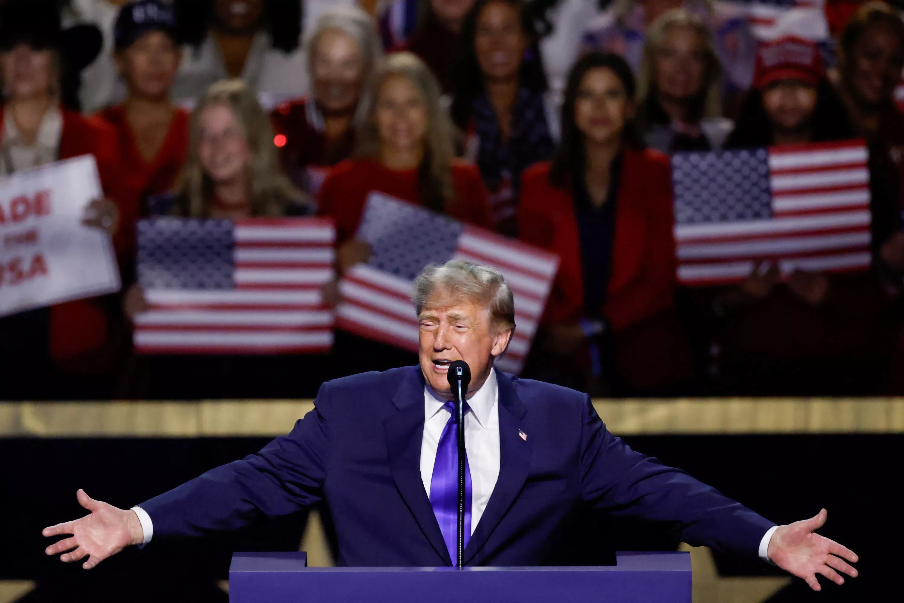 «Midterms» : Trump promet un «dividende» de 5000 dollars par citoyen si son parti garde le contrôle du Congrès