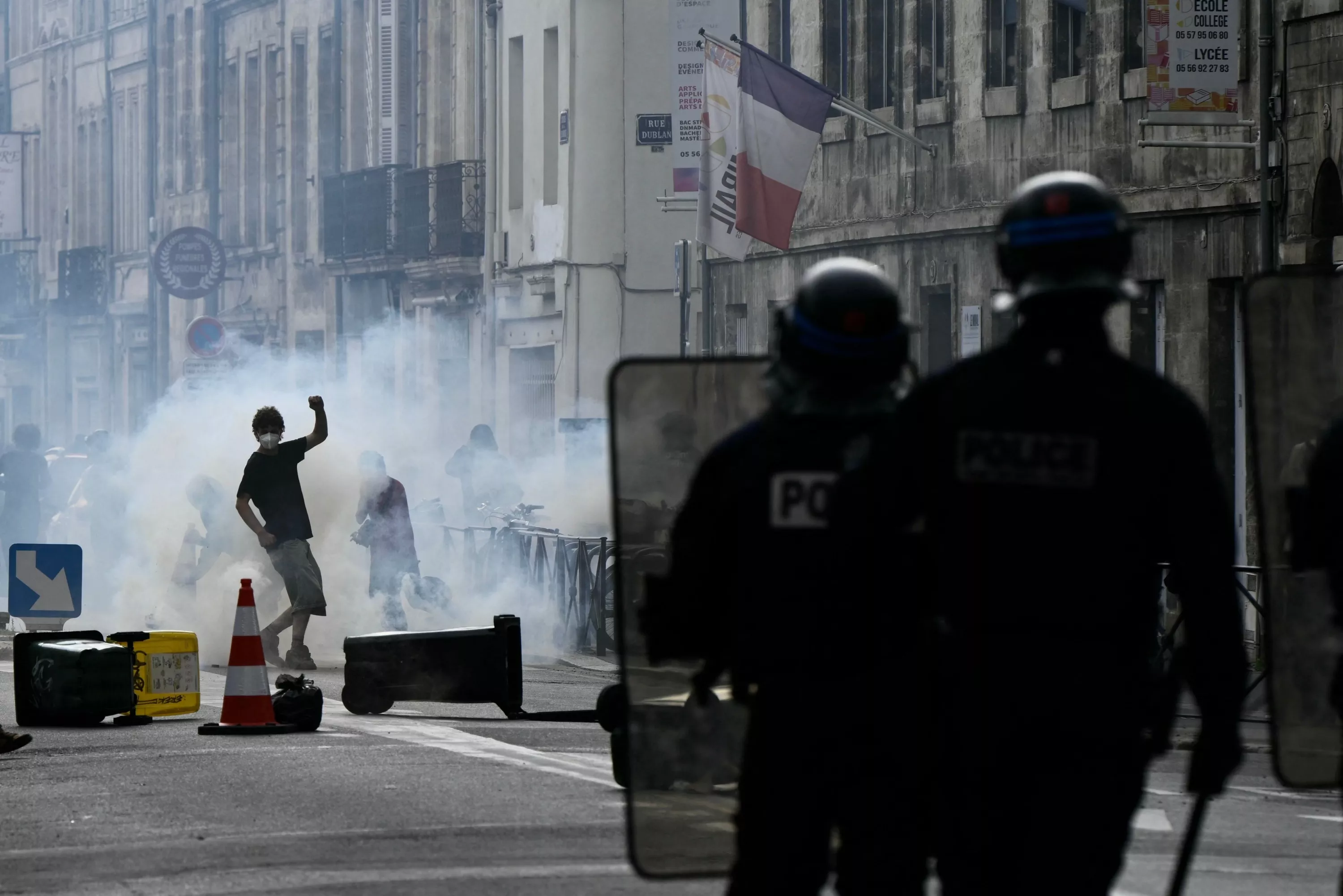 Mouvement lycéen : près de 6900 gardes à vue et 21 placements en détention provisoire