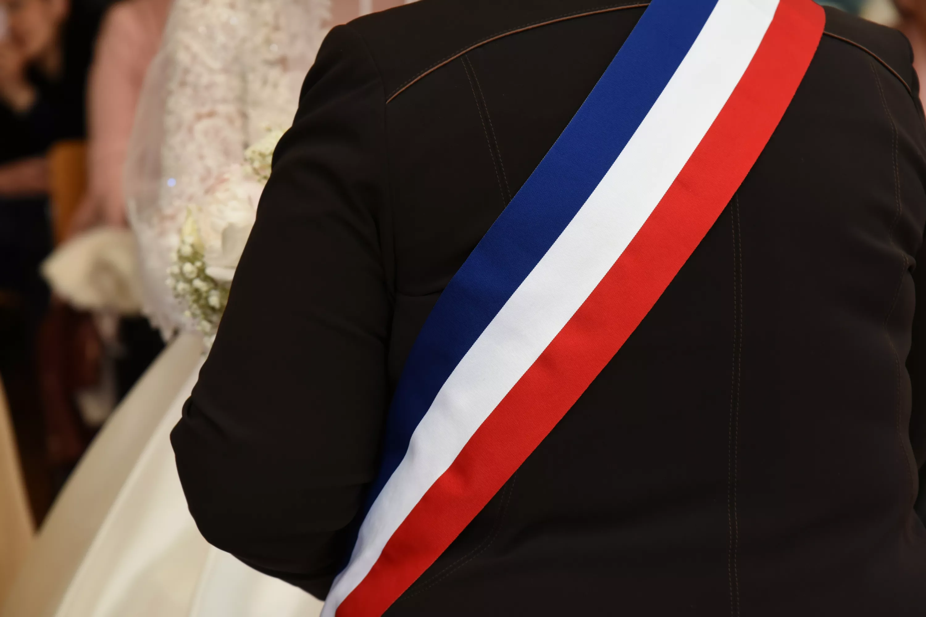 «Nous avons voulu mettre l’État face à ses incohérences» : la colère du maire de Chessy, forcé de marier un Algérien sous OQTF et sa femme