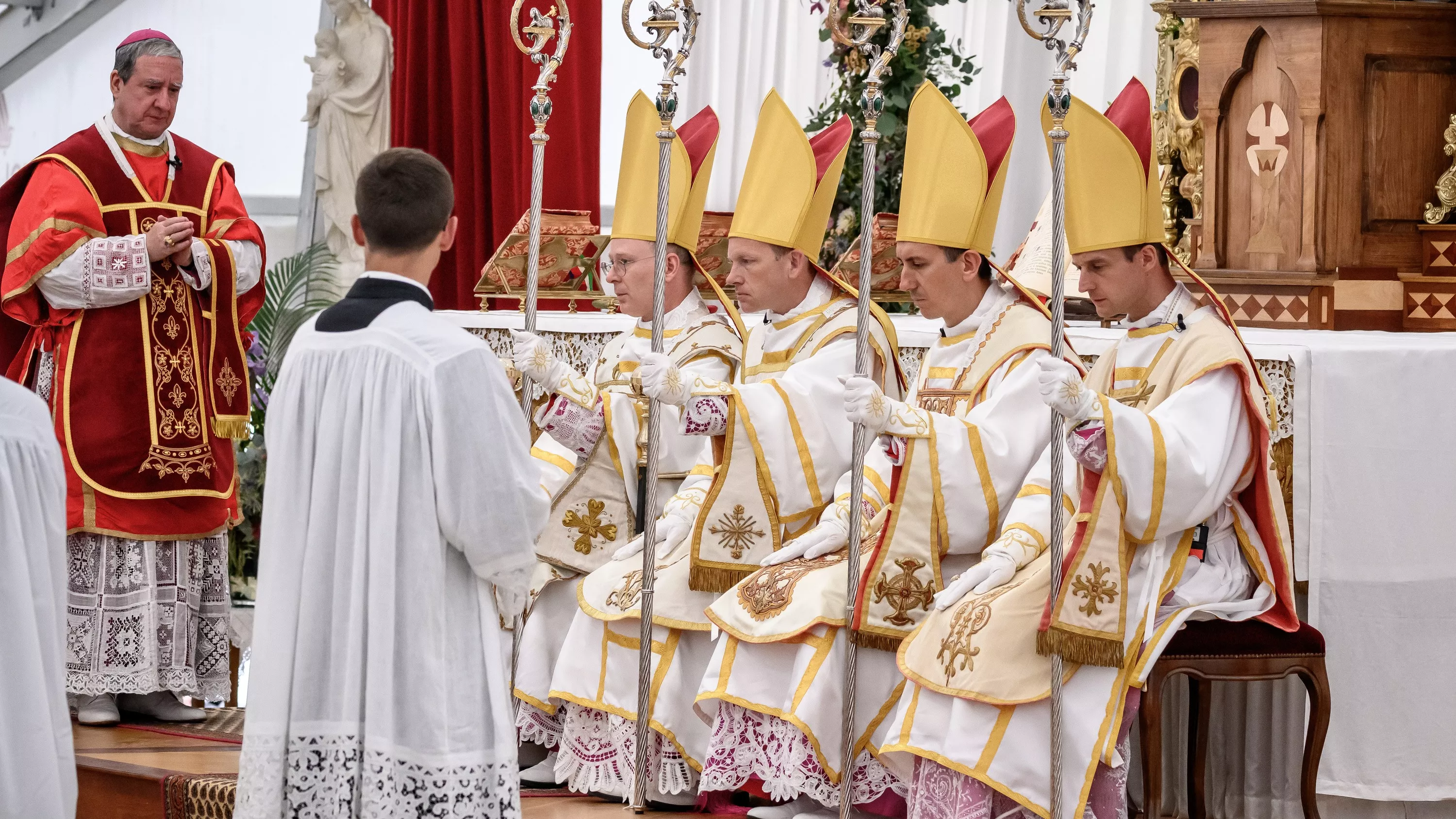 Nouveaux évêques consacrés à Ecône contre l’avis du pape Léon XIV : le récit d’un schisme annoncé