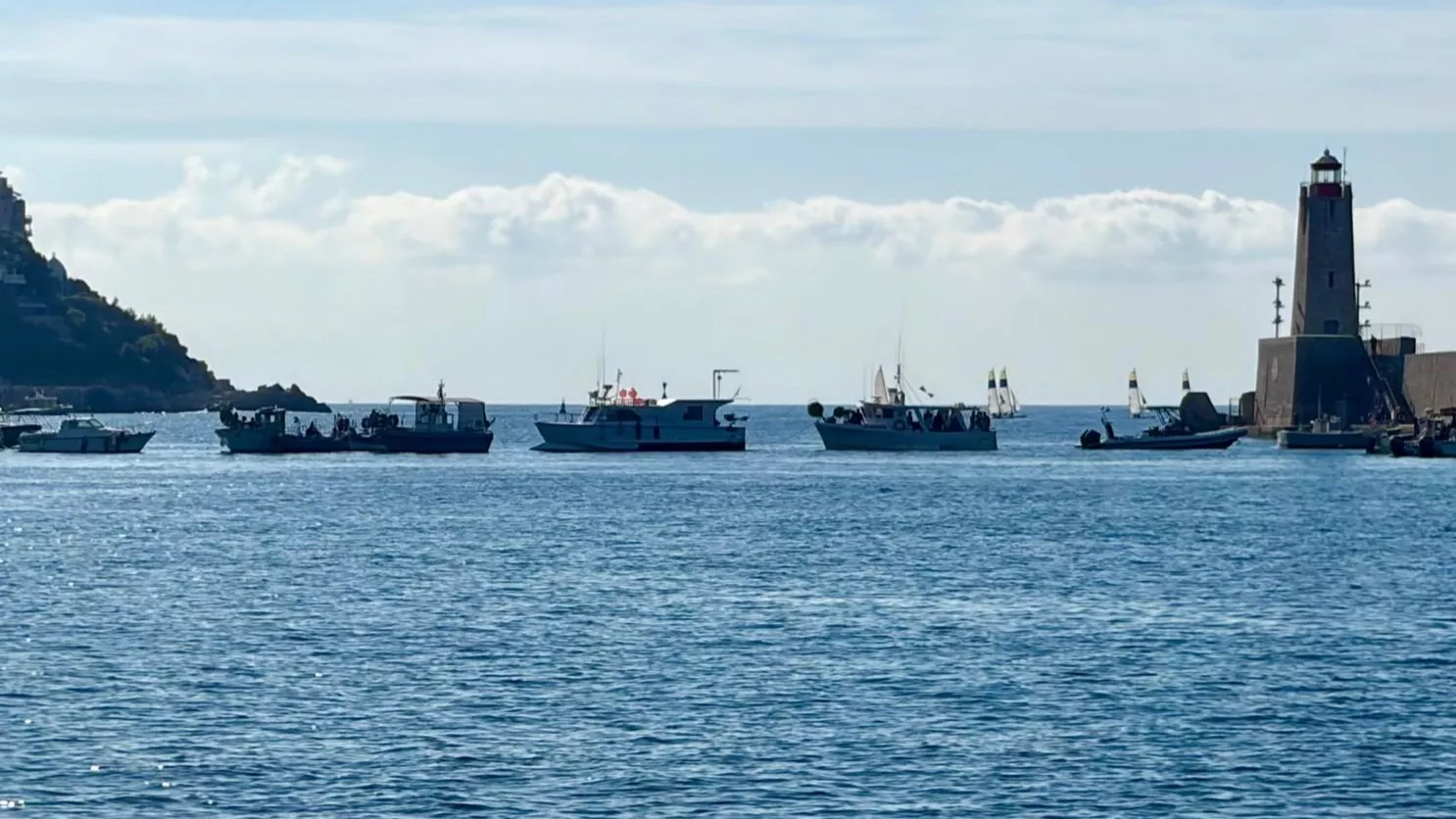« On n’est pas beaucoup mais c’est toujours ça » : à Nice, les pêcheurs bloquent le port de plaisance pour faire entendre leur voix
