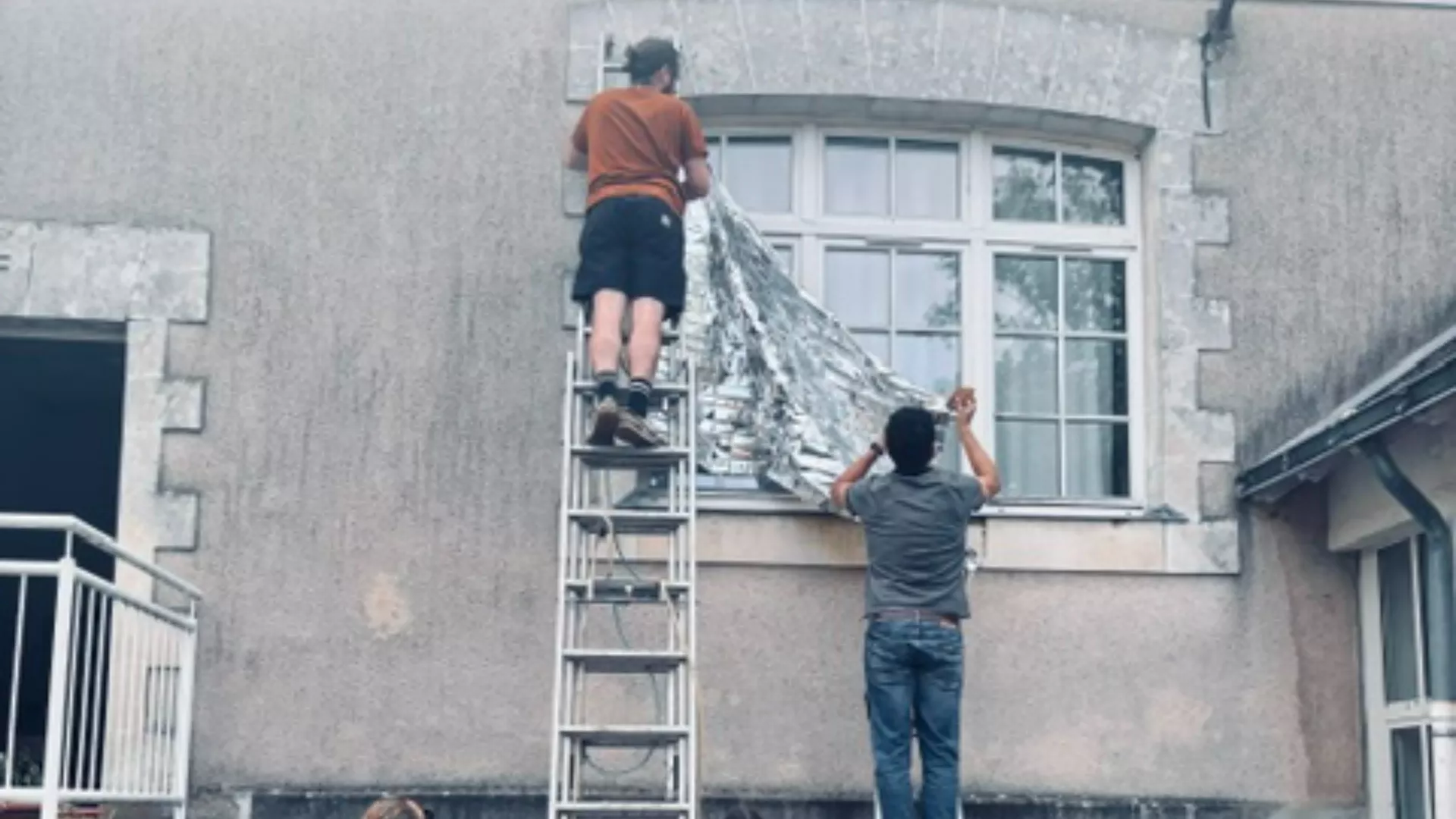 « On n’a pas demandé d’autorisation » : face à la canicule et l’apathie des autorités, des parents d’élèves nantais passent à l’action