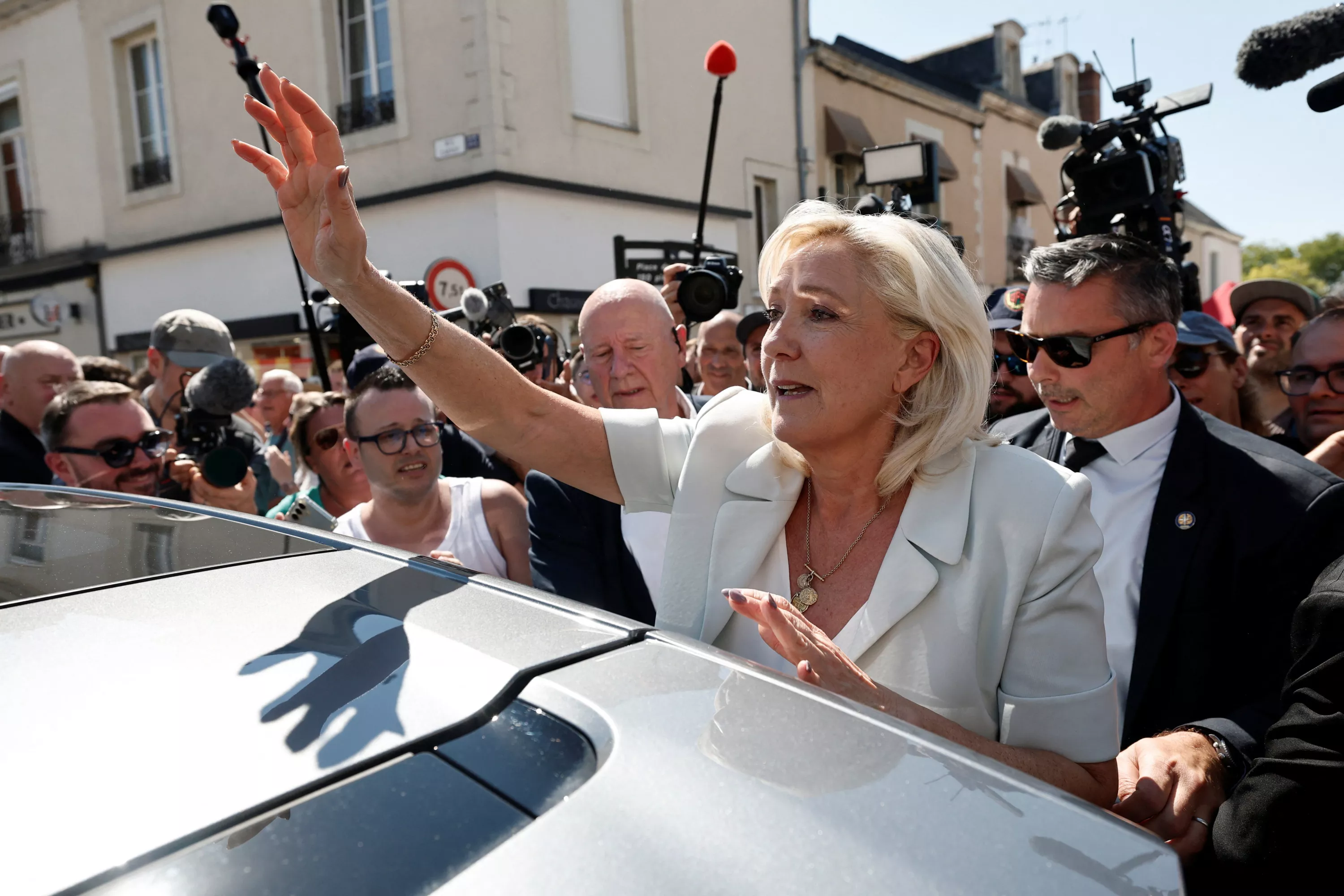 «On ne peut pas parler d’une incertitude judiciaire» : Marine Le Pen juge «irréaliste» que la justice perturbe la suite de sa campagne