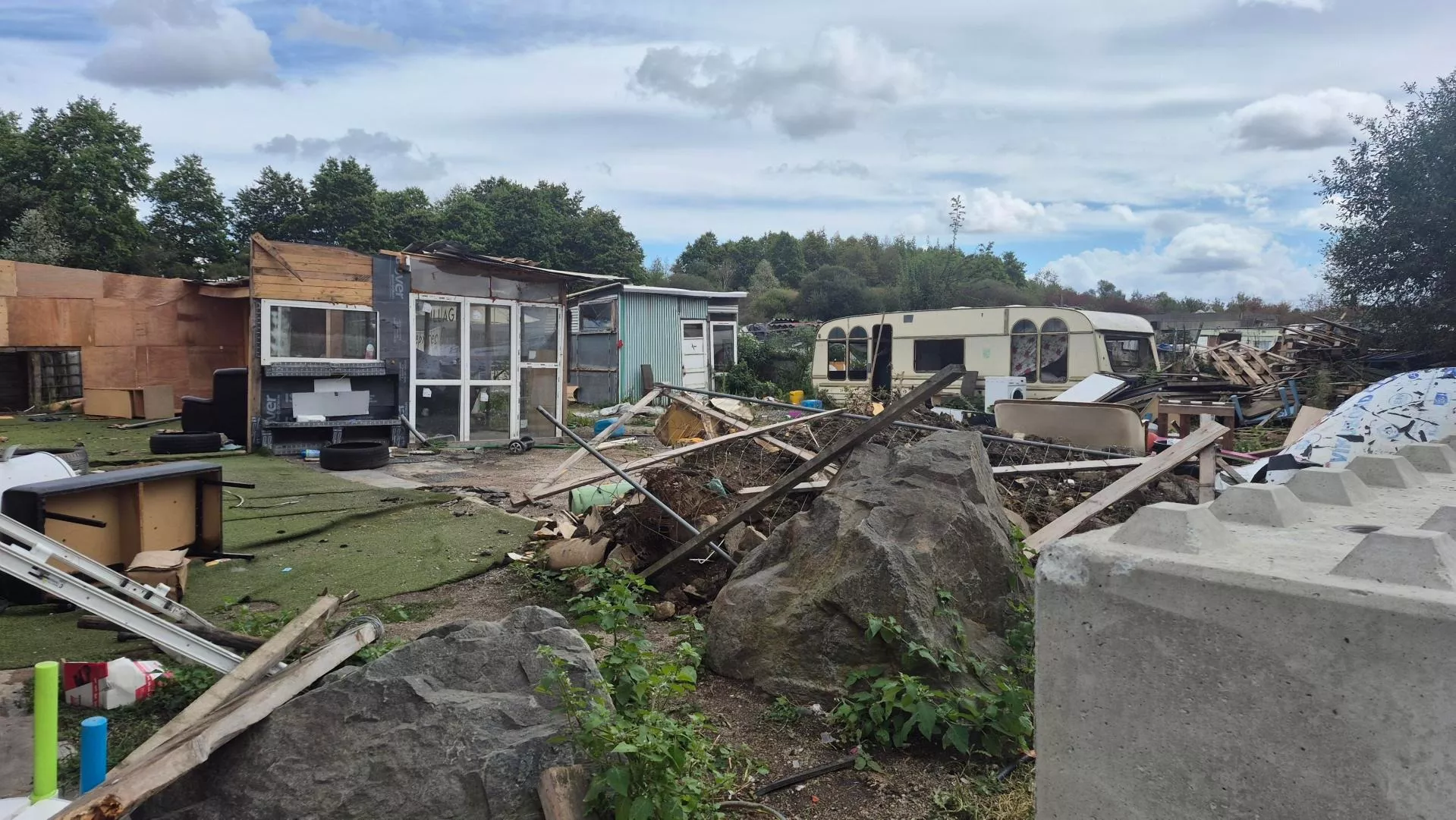 « On reste hypertraumatisés » : à Nantes, le quotidien angoissant des riverains des camps de Roms