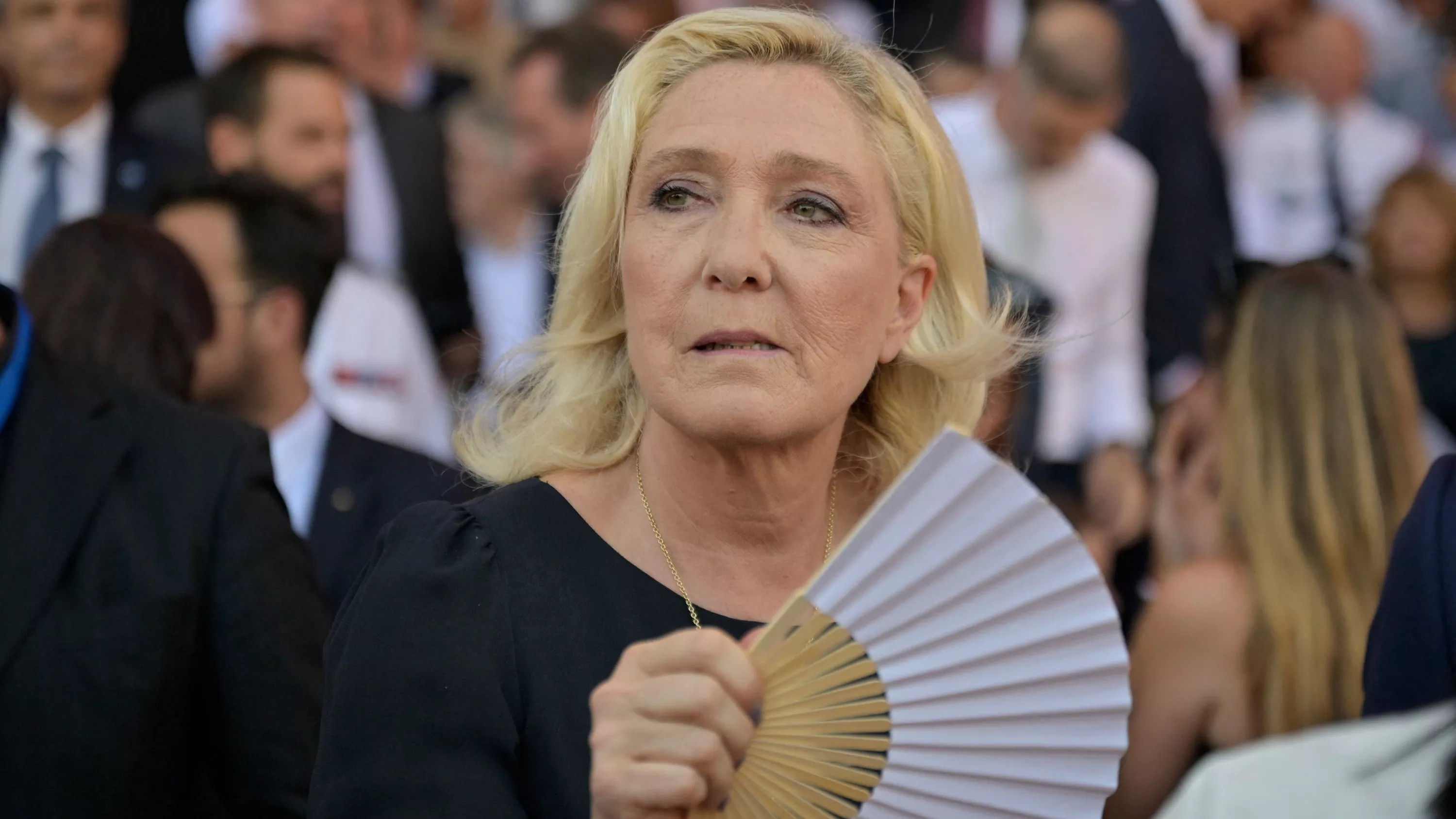 «On sort du cadre habituel» : pourquoi la poussée de Marine Le Pen chez les retraités traduit une bascule politique avant 2027