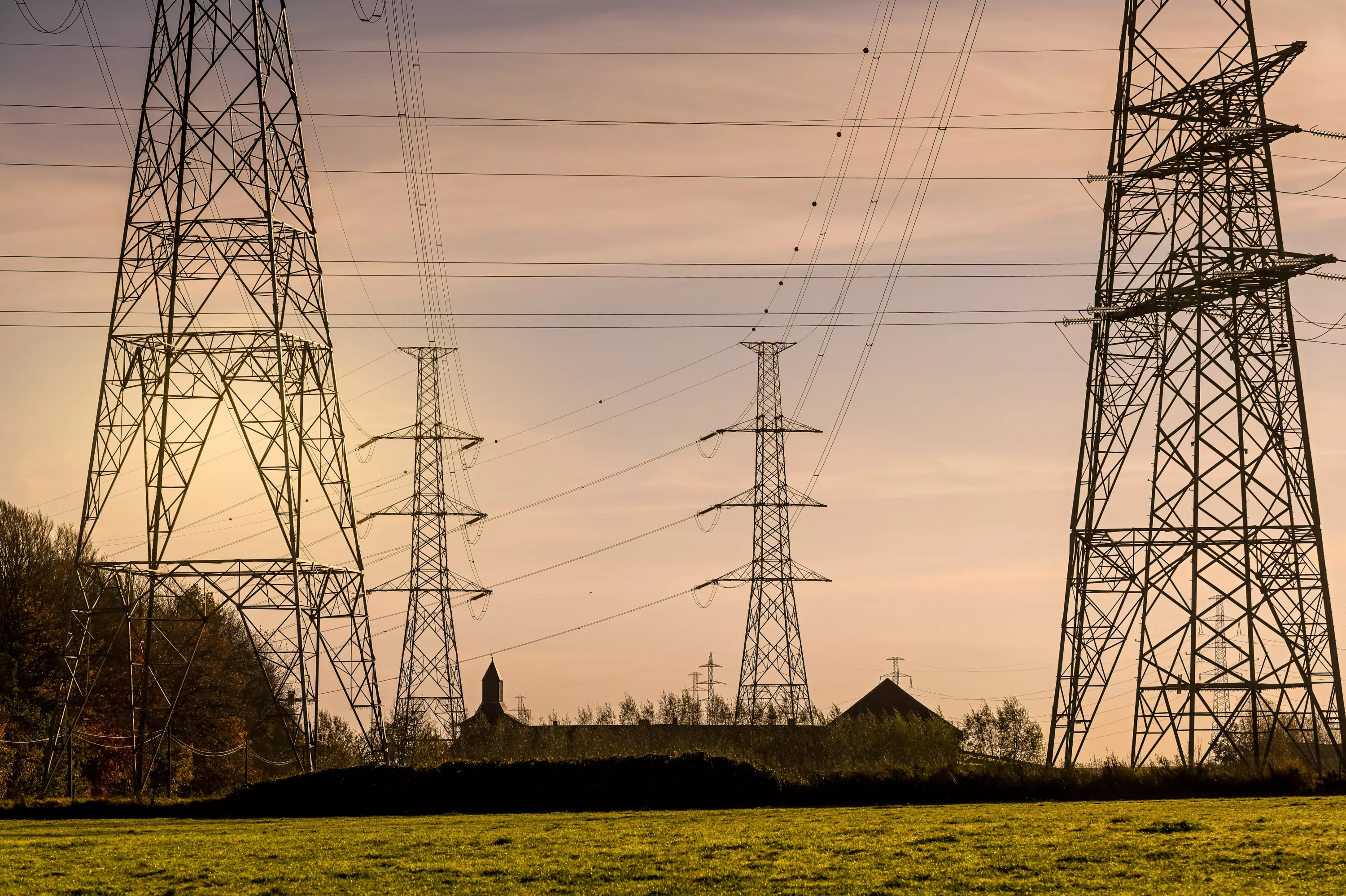 Orages : 53.000 foyers touchés par des coupures d'électricité, selon Enedis