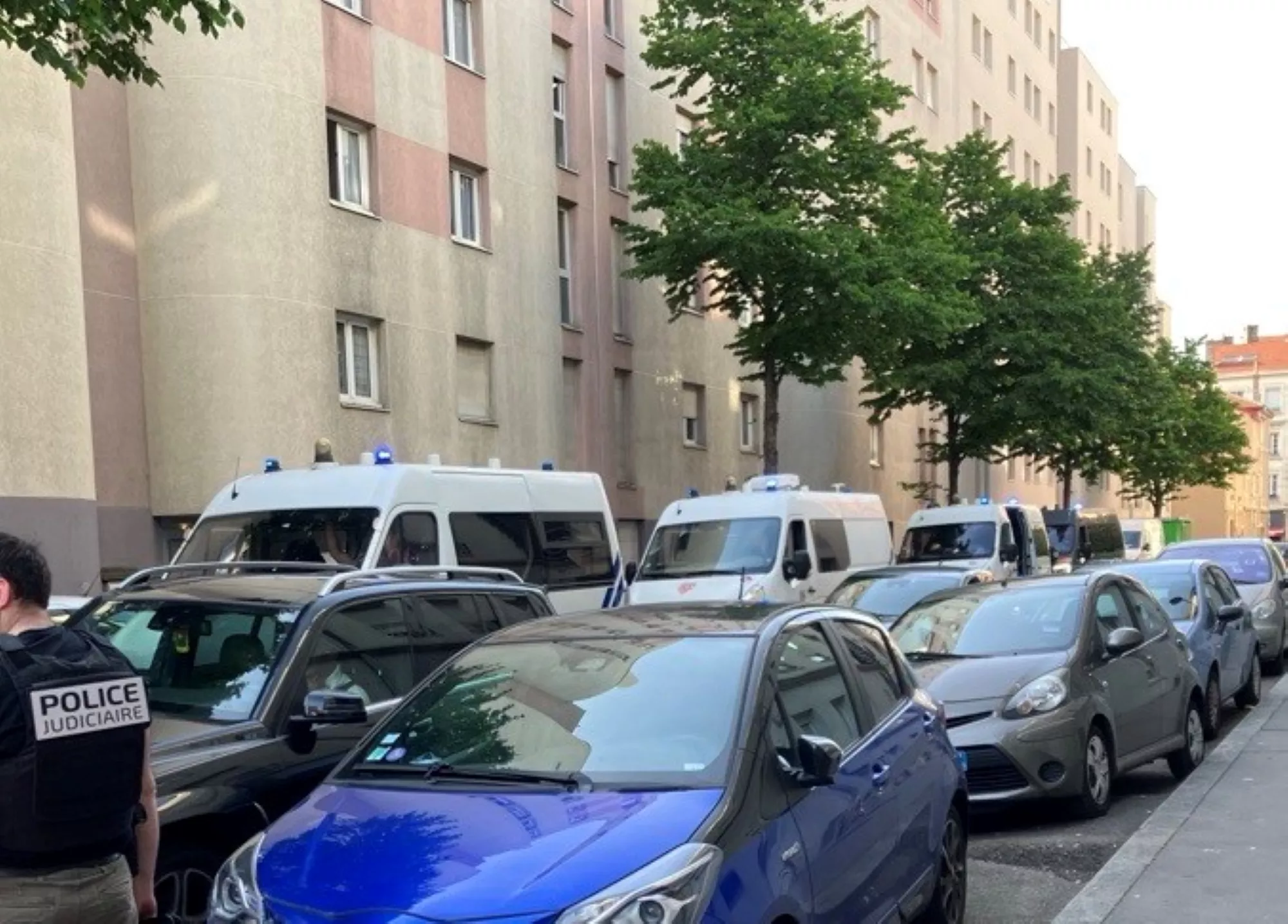 Paillassonnages, «barbecues» et fusillades : l’ombre de la DZ Mafia plane sur l’agglomération lyonnaise