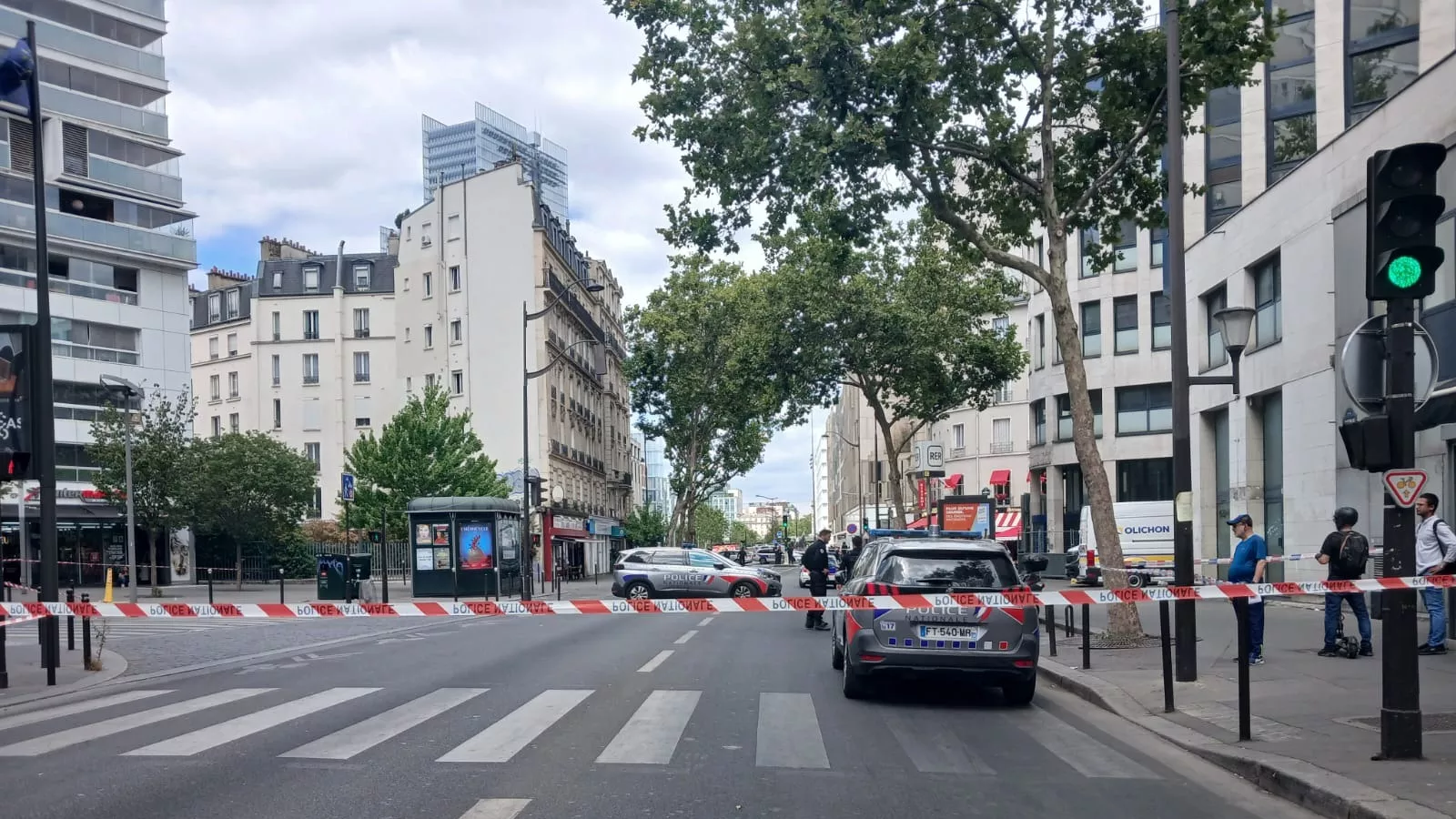 Paris : trois blessées dans une attaque au couteau, un suspect interpellé