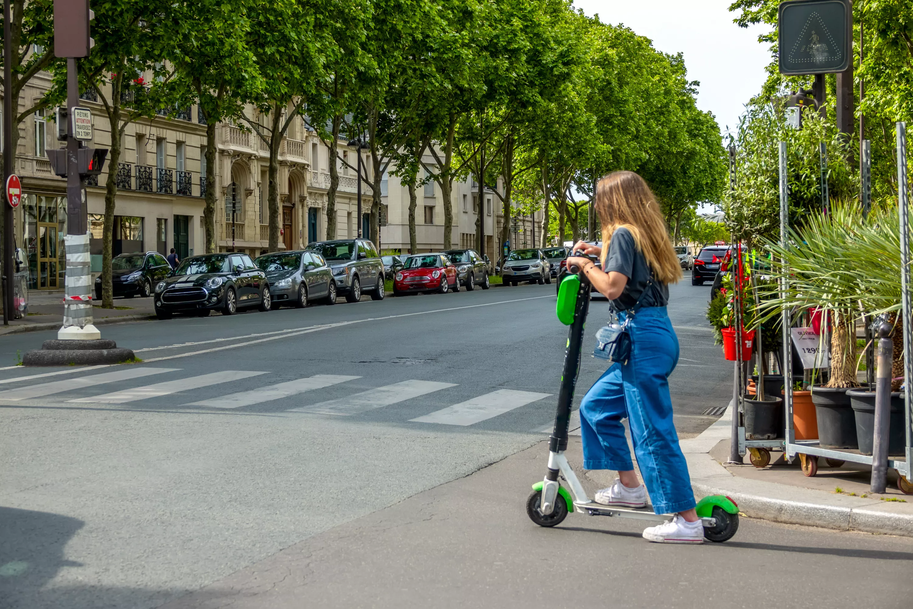 « Pas question d’attendre 2027 pour agir » : le gouvernement veut rendre le port du casque obligatoire pour les utilisateurs de trottinette