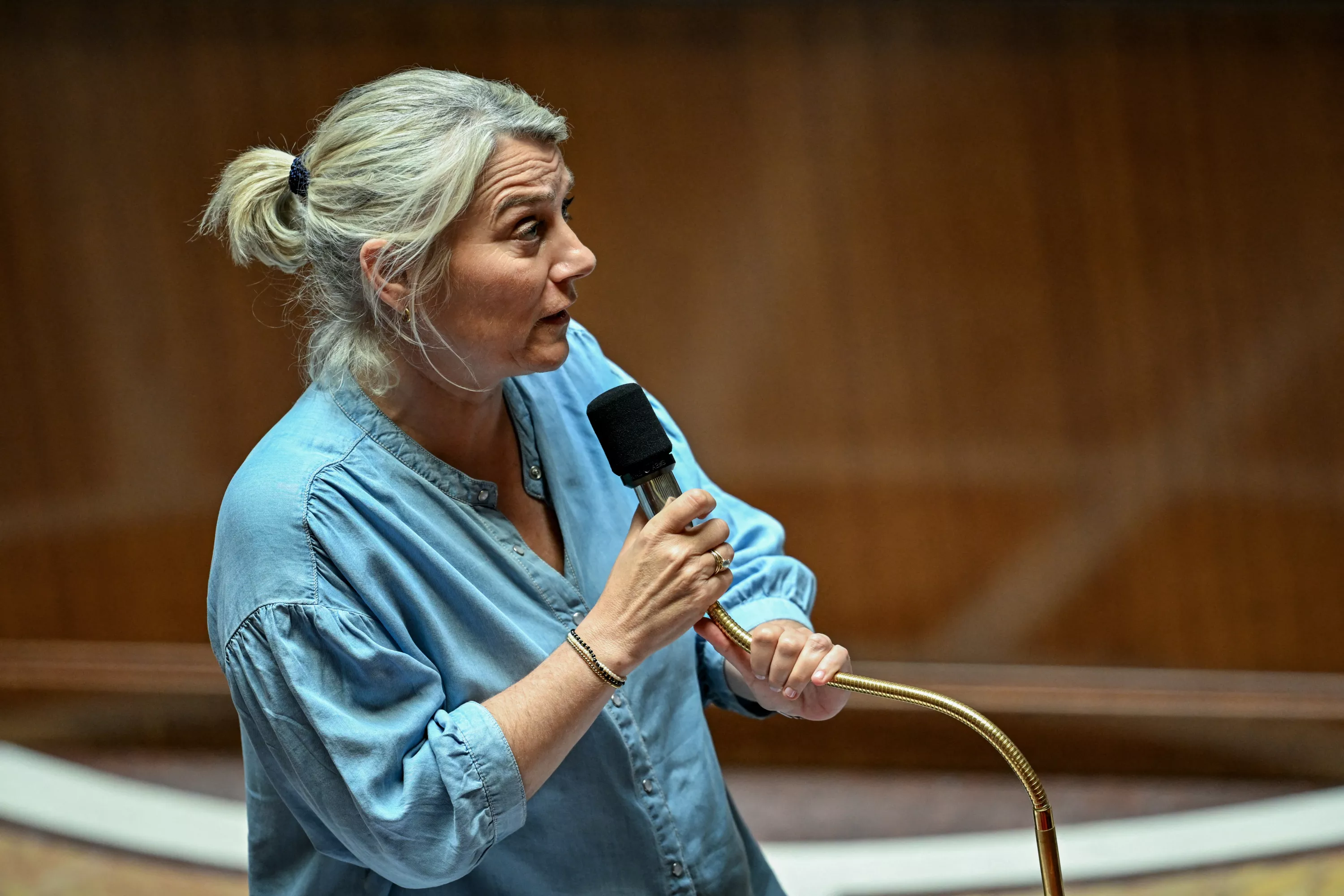 Préservatifs non conformes : la ministre de la Santé appelle les consommateurs à aller se faire dépister