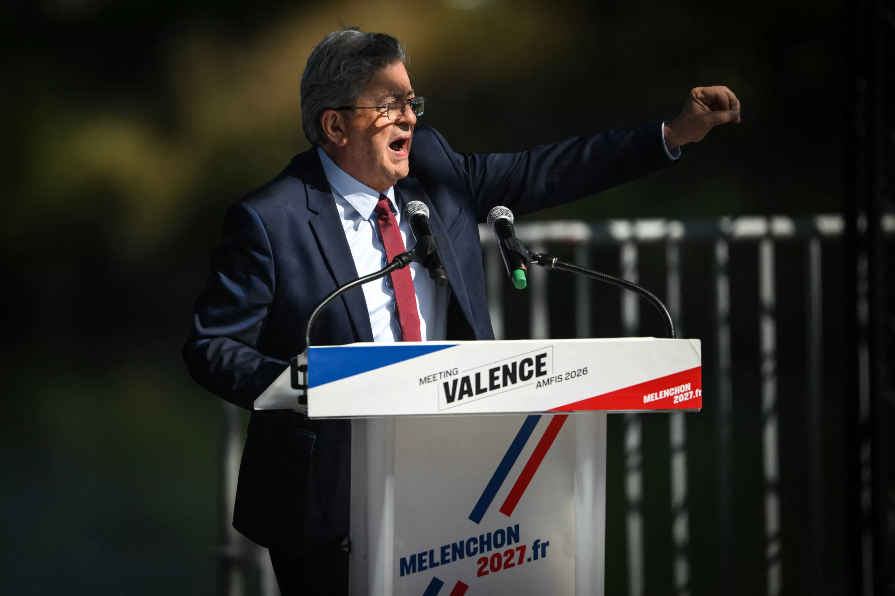 Présidentielle 2027 : qu’est-ce que la « conscription écologique » que veut créer Jean-Luc Mélenchon ?