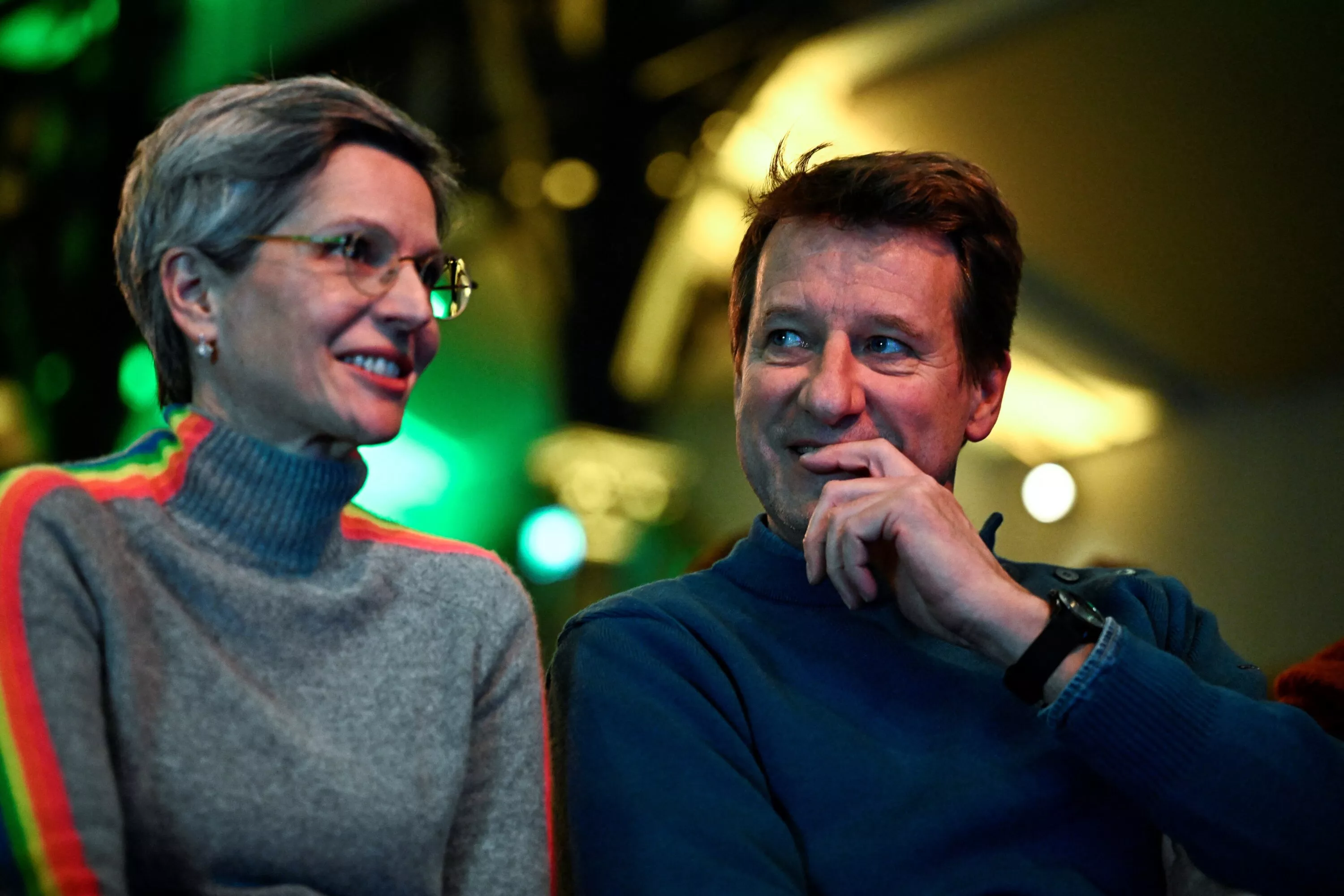 Présidentielle 2027 : tiraillés entre Raphaël Glucksmann et Jean-Luc Mélenchon, les Verts au bord de l’implosion