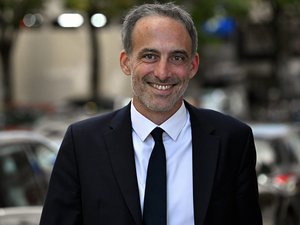 Primaire de la gauche : majorité absolue pour Raphaël Glucksmann avec 66 %, la primaire prend fin dès ce premier tour