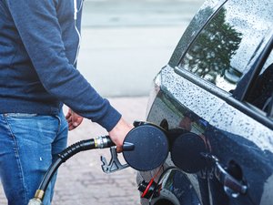 Prix des carburants : le gouvernement officialise la prolongation de l’aide 