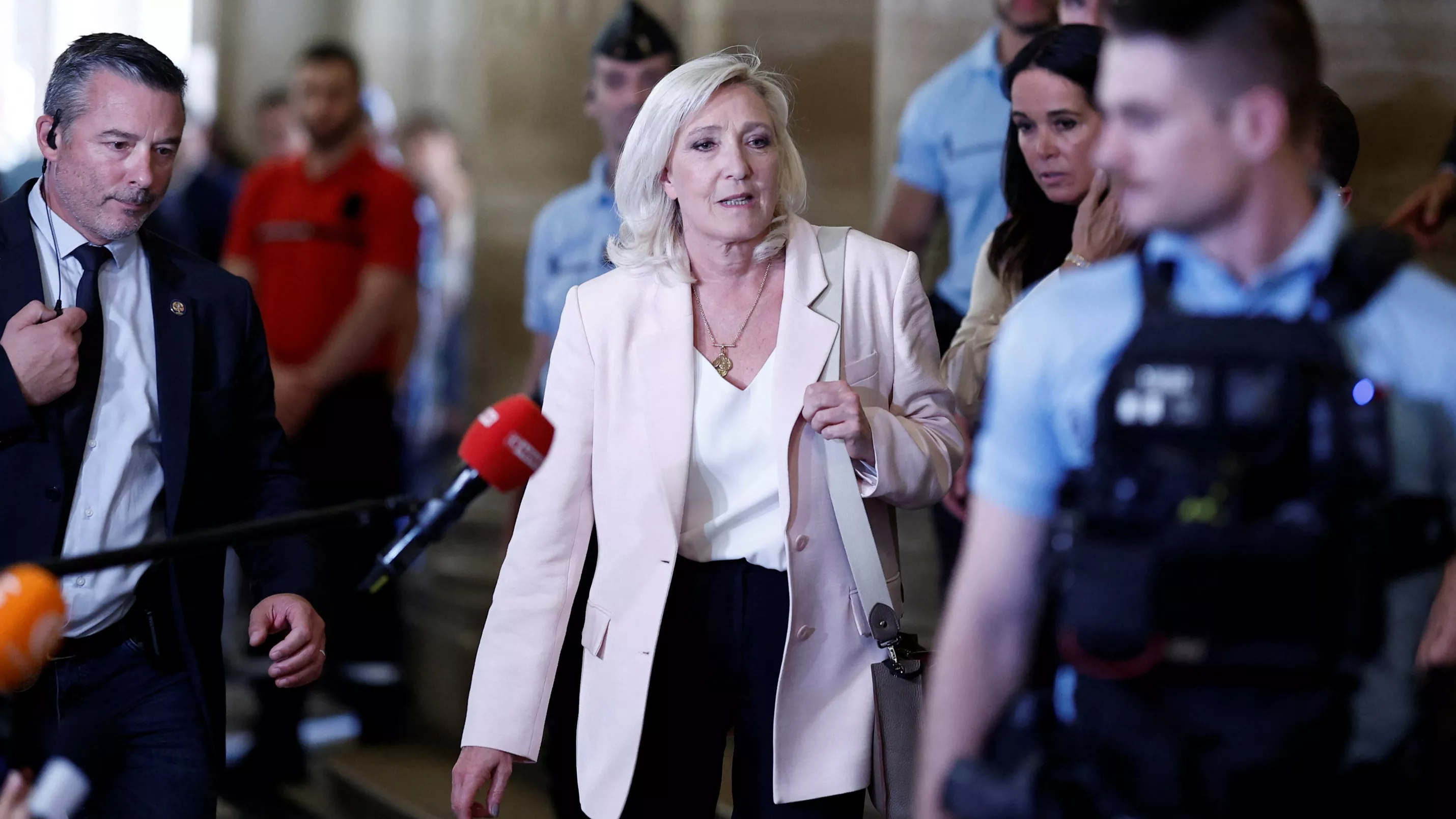 Procès en appel de Marine Le Pen : un arrêt au trébuchet désormais suspendu à la décision de la Cour de cassation