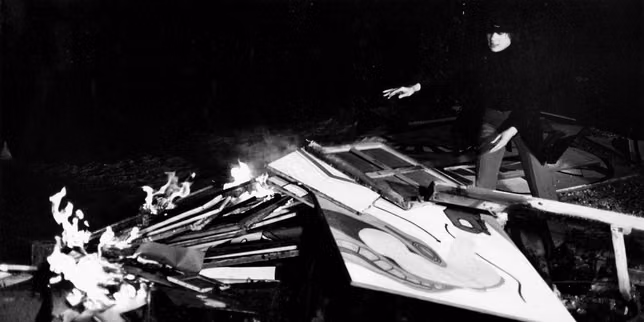 Quand, en 1968, la plasticienne Tania Mouraud fait son autodafé pour mieux renaître