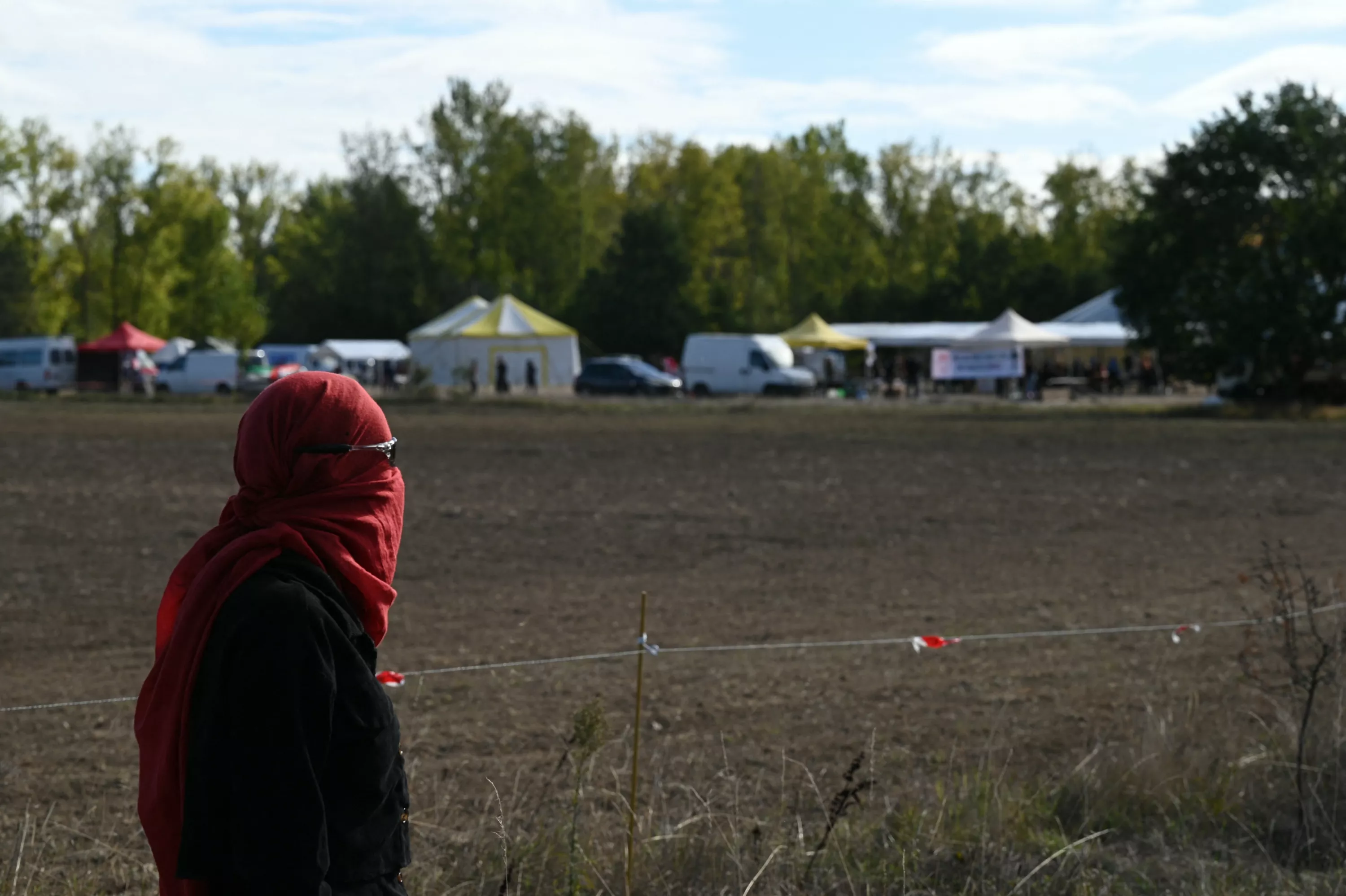 Quelques centaines d'opposants à l'A69 rassemblés dans le Tarn à l’approche de l’ouverture de l’autoroute