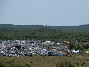 Rave géante illégale dans l’Hérault : comment les organisateurs ont déjoué le plan