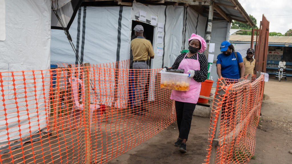 RDC: la riposte à l'épidémie d'Ebola freinée par les familles refusant l'hôpital et les enterrements sécurisés