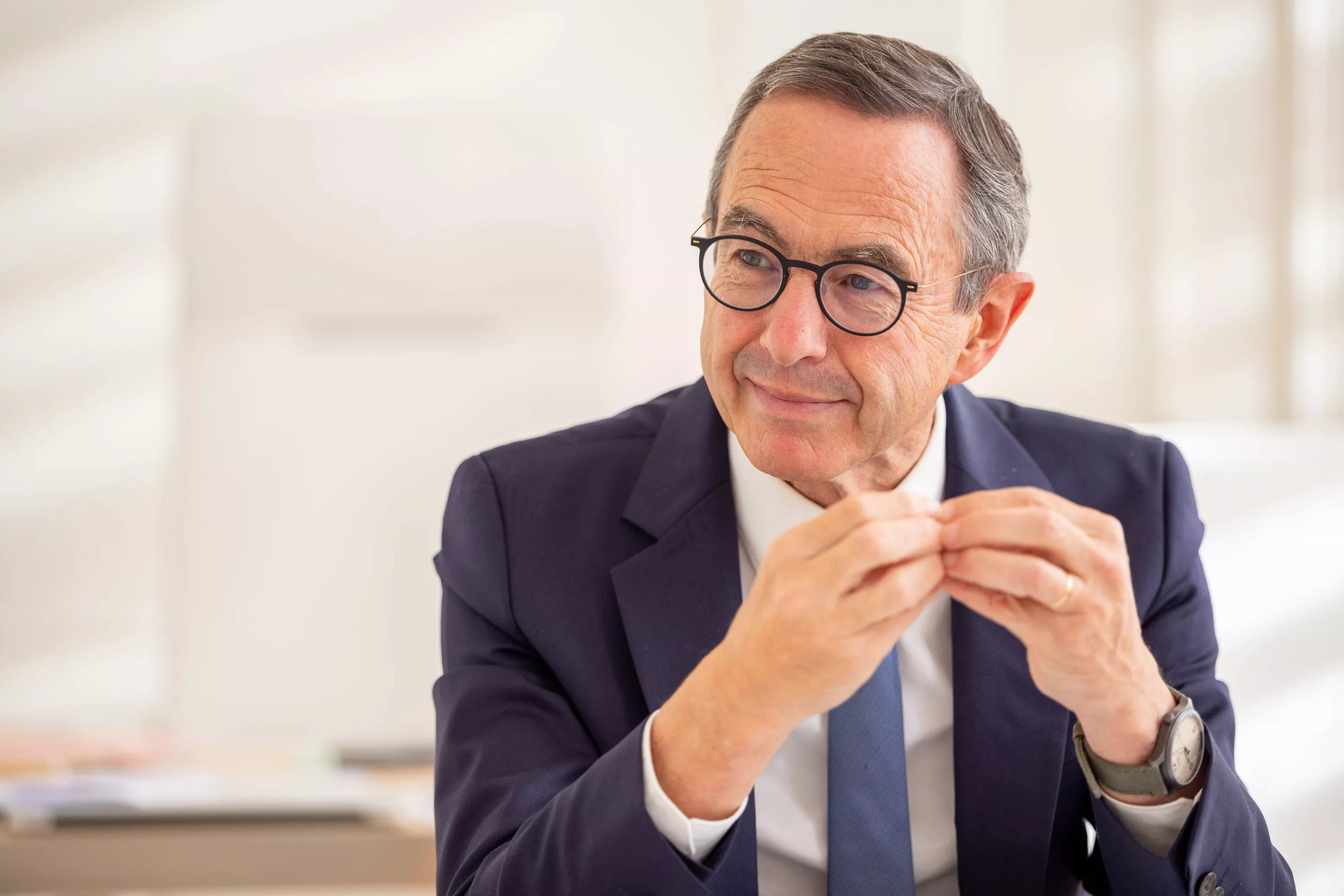 « Réconcilier l’État de droit avec la démocratie » : ce que contiennent les deux textes constitutionnels de Bruno Retailleau