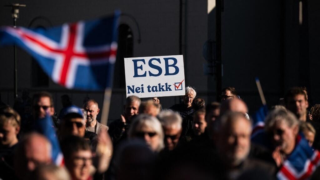 Référendum en Islande: les électeurs rejettent une reprise des négociations d'adhésion à l'UE