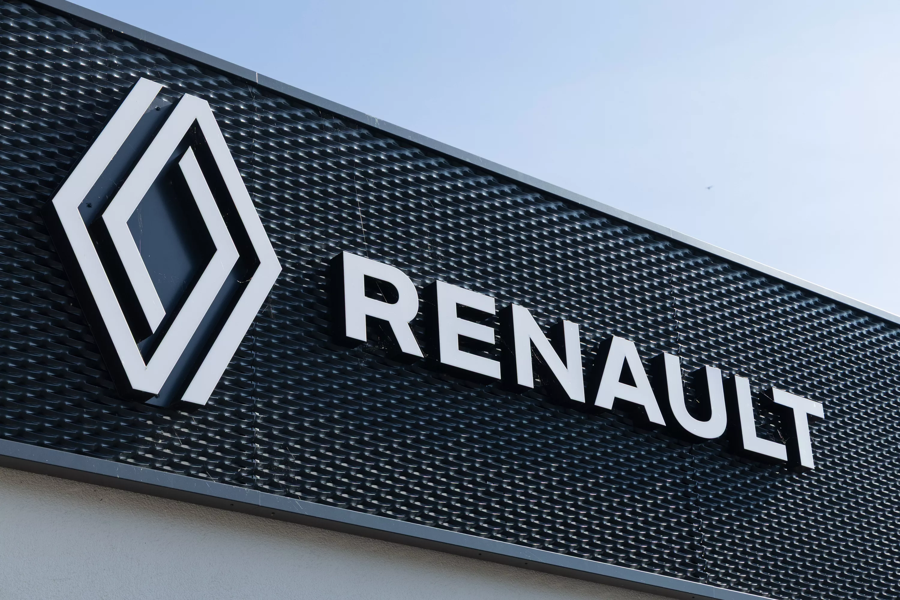 Renault annonce un plan de départ volontaire concernant 800 ingénieurs en France d’ici fin 2027