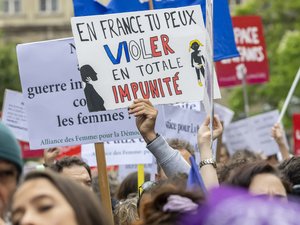 REPLAY Mort de Lyhanna, 11 ans : marche blanche, les mots d’Emmanuel Macron… retour sur une journée remplie d’émotion