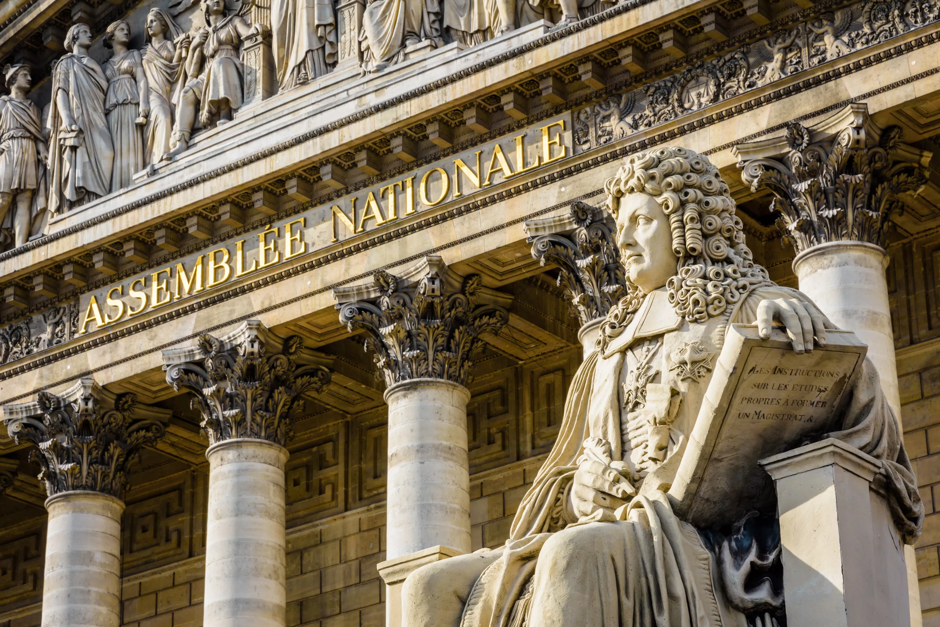 Retraites, indemnités de licenciement, maladies… Les députés suppriment les économies prévues par le gouvernement dans son budget 2027
